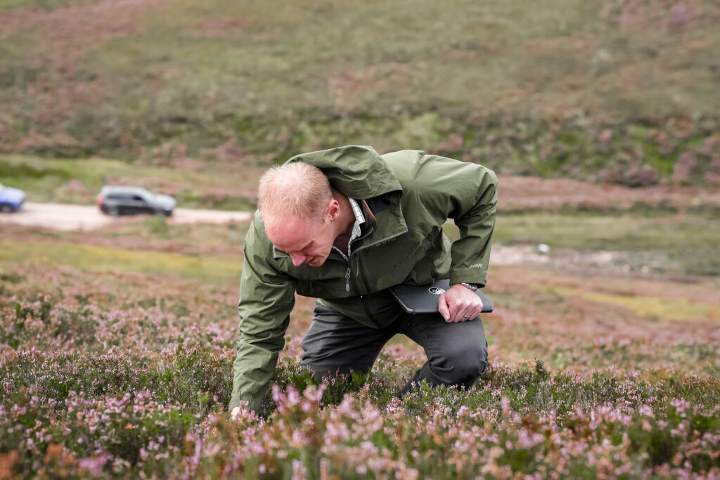 From Layers of Time to Lines on a Map: Restoring Peatlands in Modern Britain